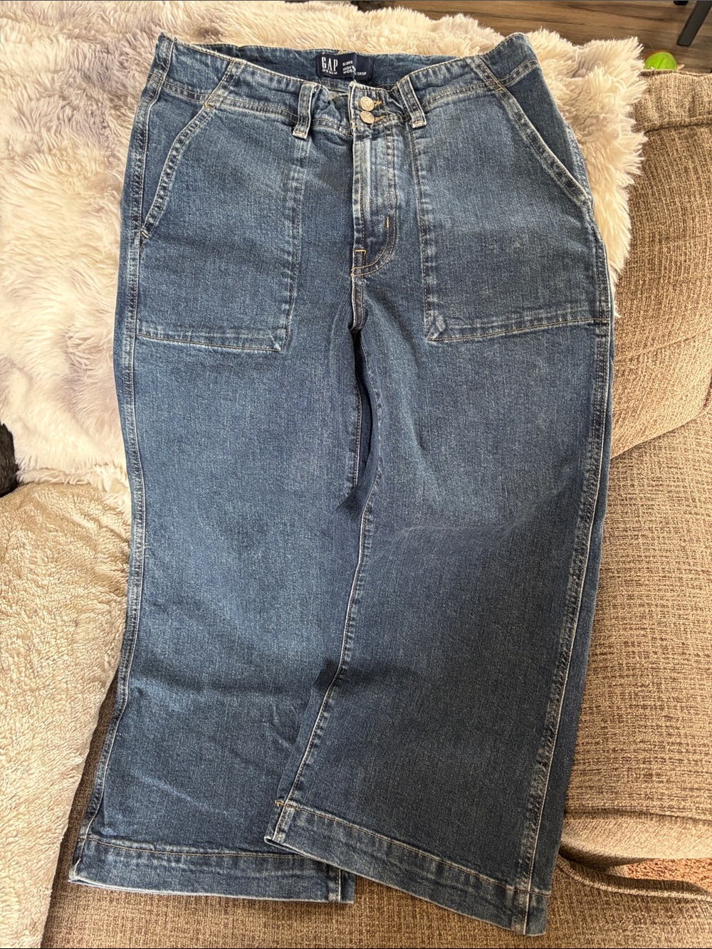 GAP Women’s Medium Blue Wide Leg ,Cropped Jeans